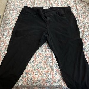 Torrid black jeggings size 28R